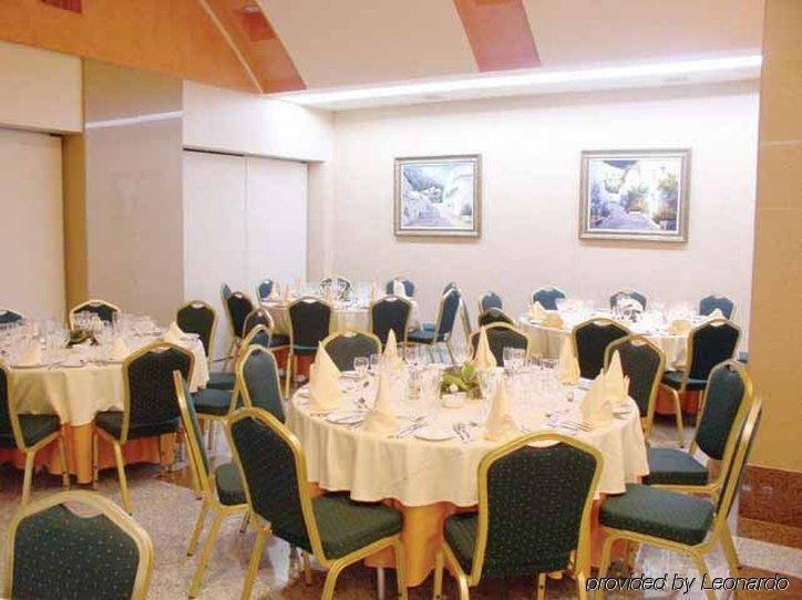 维斯塔马酒店 贝纳尔马德纳 餐厅 照片