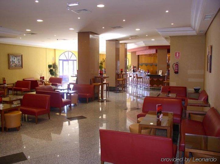 维斯塔马酒店 贝纳尔马德纳 餐厅 照片